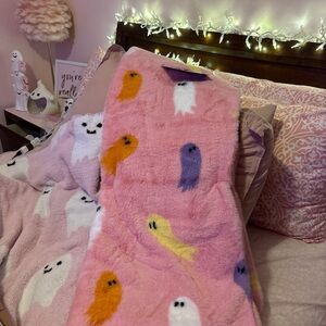 Pink Ghost Blanket